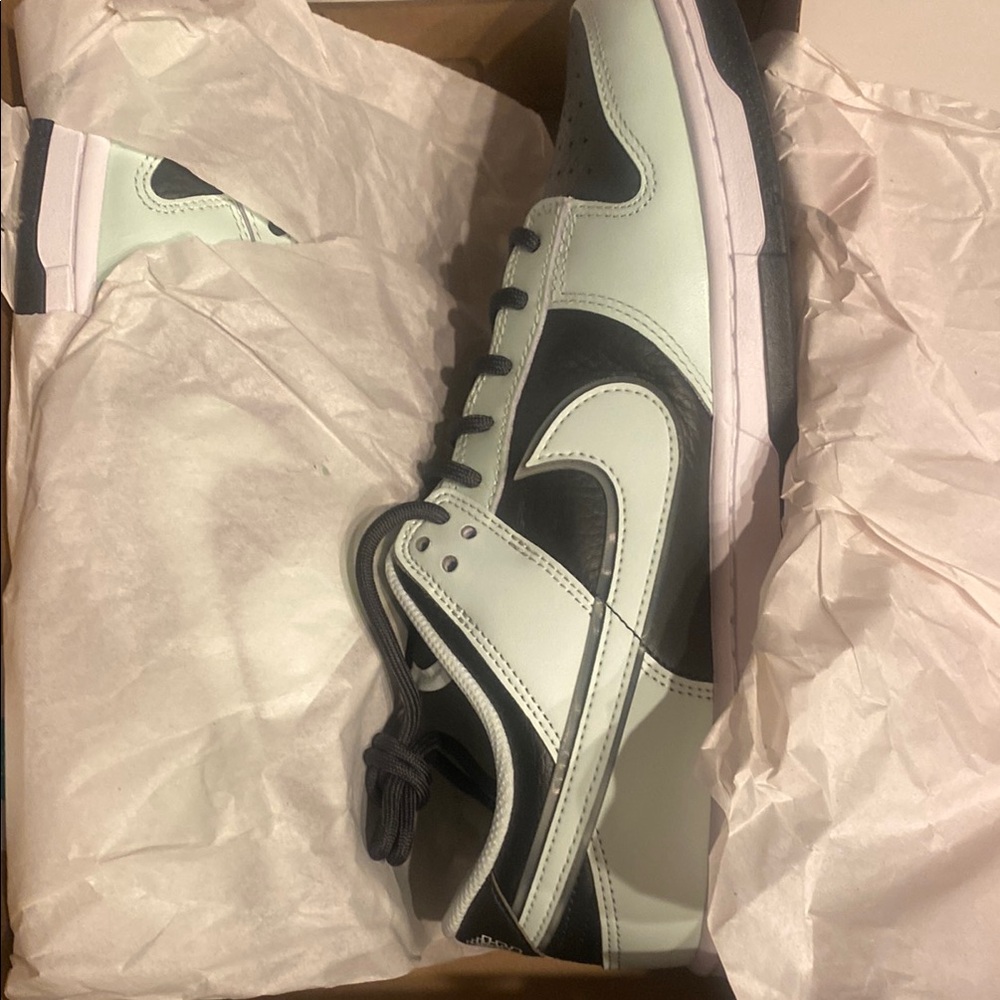 Nike Black and White Sneakers Classic Design